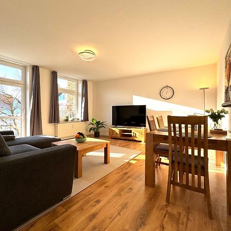 Schicke Wohnung Im Gruenen Hinterhof Schwerin  Kültér fotó
