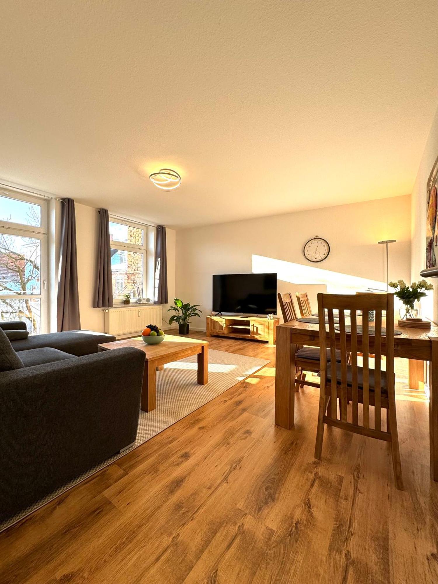 Schicke Wohnung Im Gruenen Hinterhof Schwerin  Kültér fotó