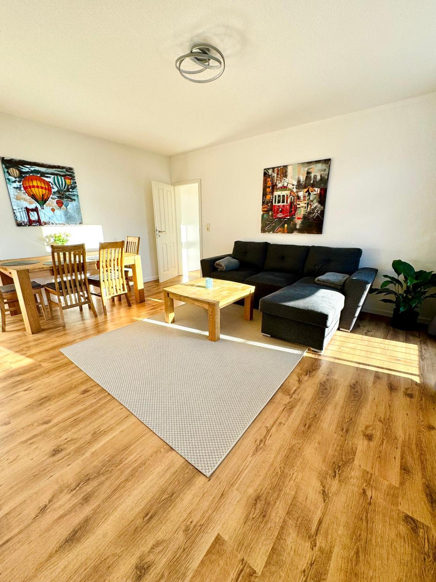 Schicke Wohnung Im Gruenen Hinterhof Schwerin  Kültér fotó